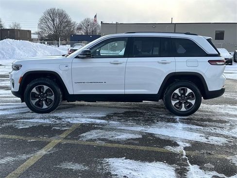 Used 2022 Jeep Grand Cherokee Limited 4xe w/ Luxury Tech Group II image 8