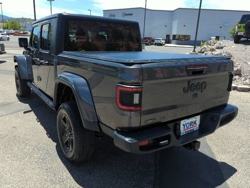 Used 2021 Jeep Gladiator Sport AWD/4WD image 6