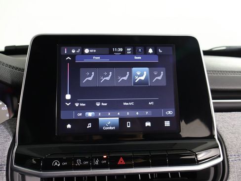 Used 2025 Jeep Compass Latitude AWD/4WD image 44