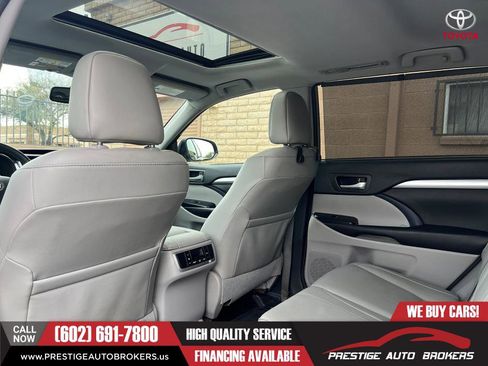 Used 2016 Toyota Highlander XLE image 14