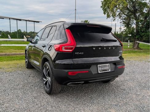 Used 2020 Volvo XC40 T5 R-Design w/ Protection Package Premier AWD/4WD image 8