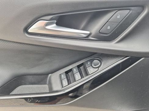 Used 2025 Chevrolet Equinox LT FWD image 13