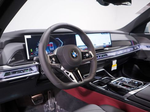 Used 2026 BMW 740i w/ Premium Package RWD image 5