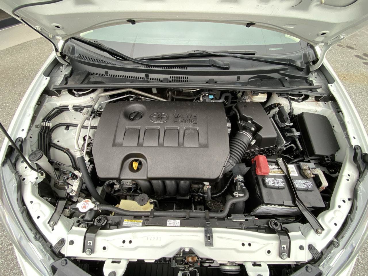 Used 2018 Toyota Corolla LE FWD image 16