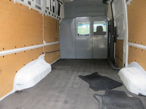 Used 2021 Nissan NV 2500 SV RWD image 12