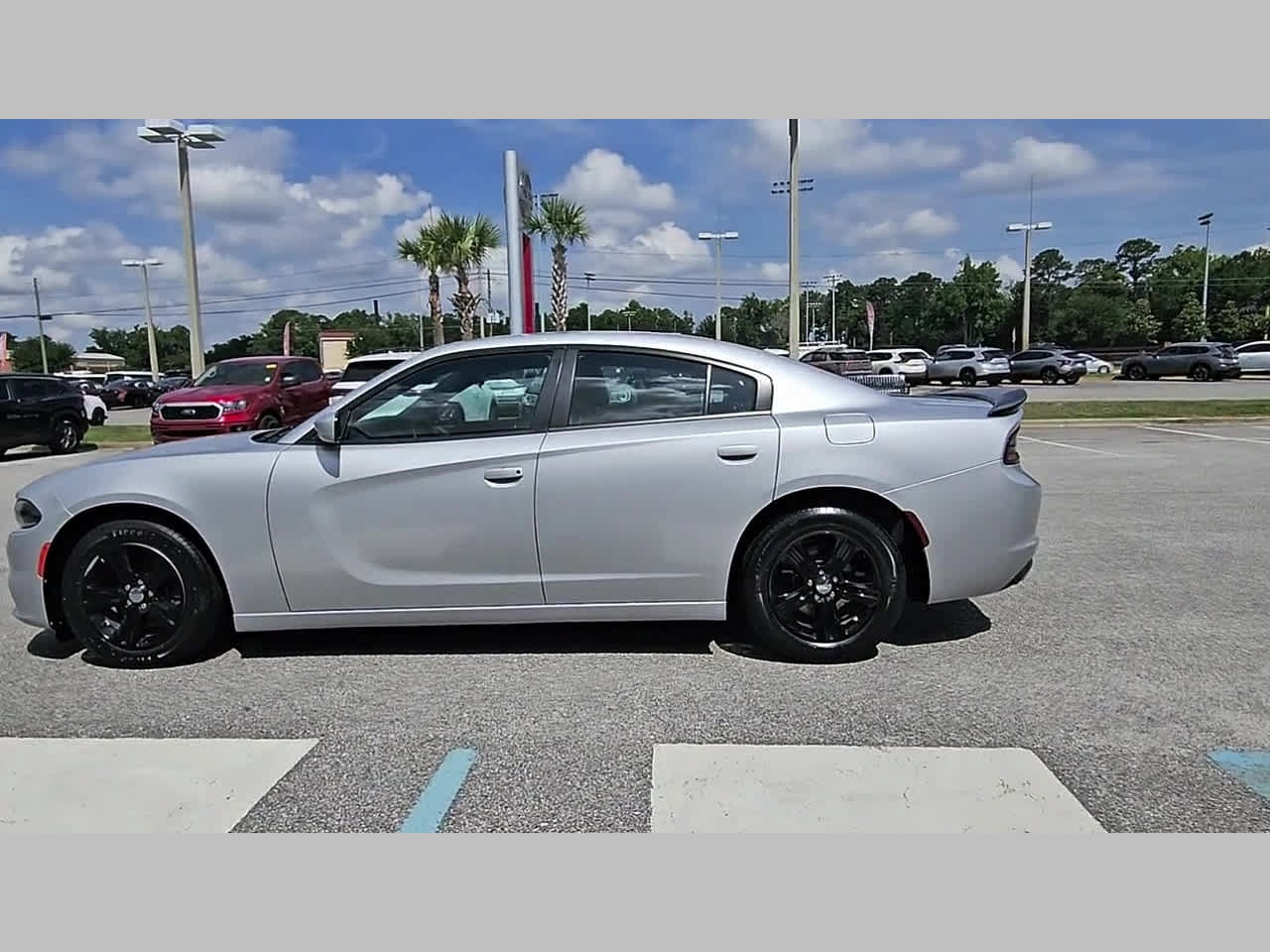 Used 2020 Dodge Charger SXT w/ Driver Convenience Group RWD image 26