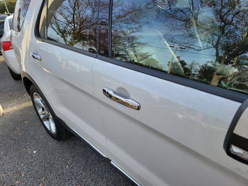 Used 2015 Ford Explorer Limited w/ Equipment Group 301A image 14