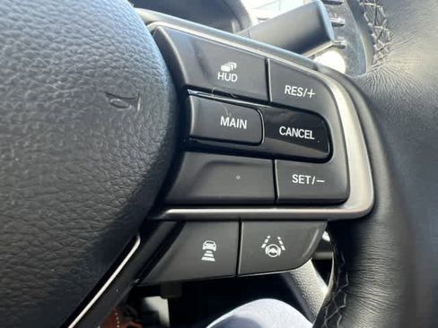 Used 2018 Honda Accord Touring image 27