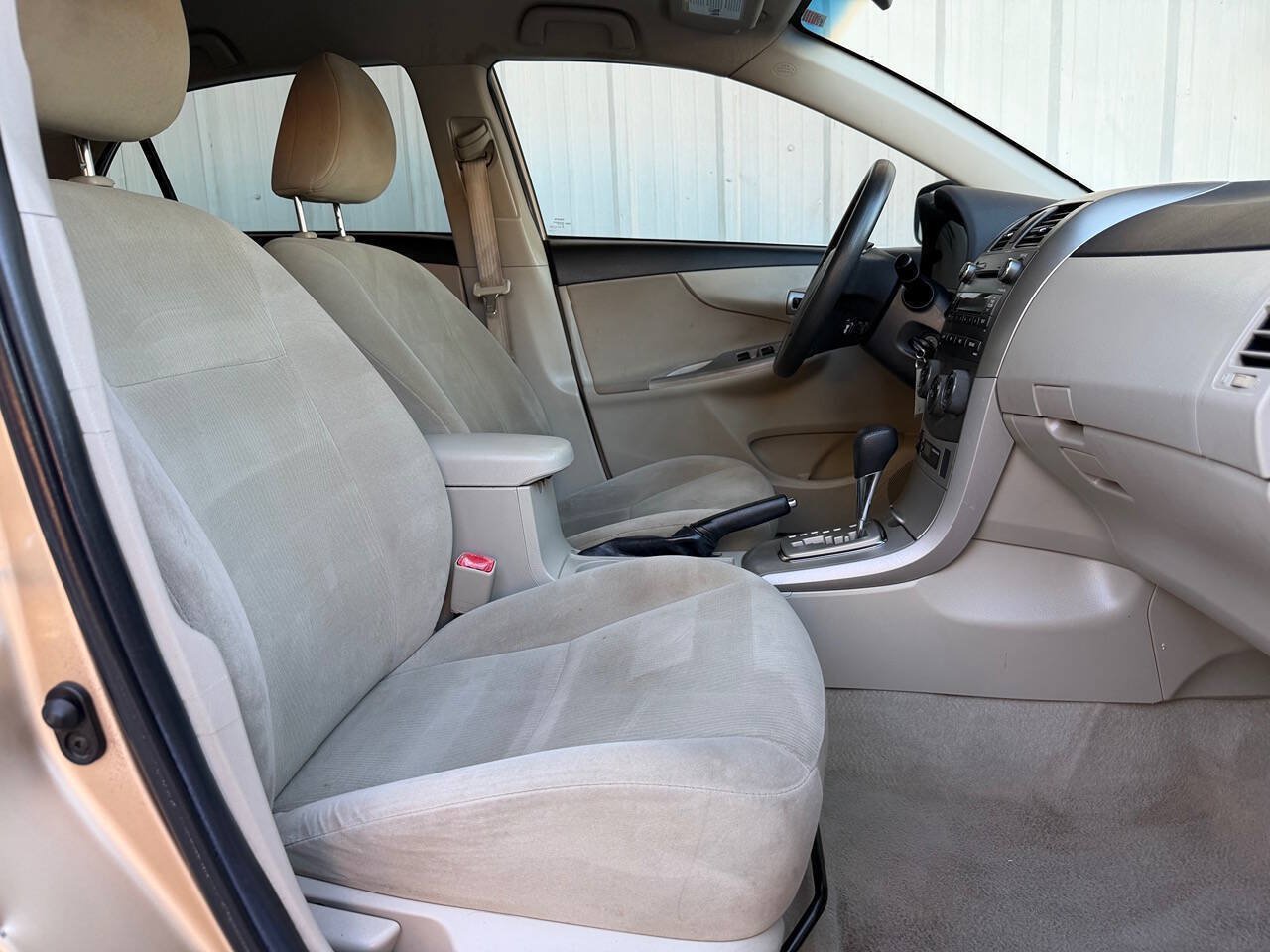 Used 2011 Toyota Corolla LE FWD image 22