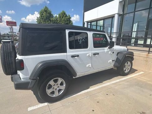 Used 2023 Jeep Wrangler Unlimited Sport AWD/4WD image 3