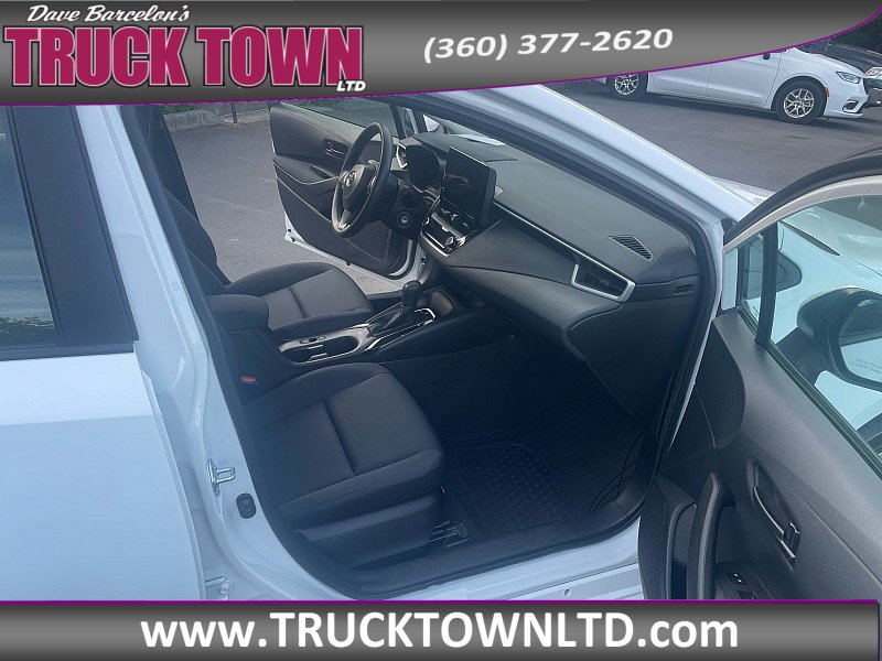 Used 2025 Toyota Corolla LE FWD image 15