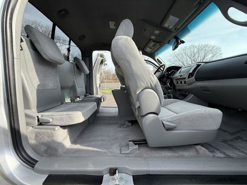 Used 2011 Toyota Tacoma 4x4 Access Cab w/ SR5 Pkg #2 image 22