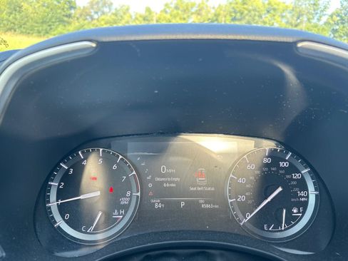 Used 2020 Toyota Highlander XLE AWD/4WD image 21