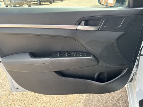 Used 2020 Hyundai Elantra SE w/ Cargo Package (C1) FWD image 23