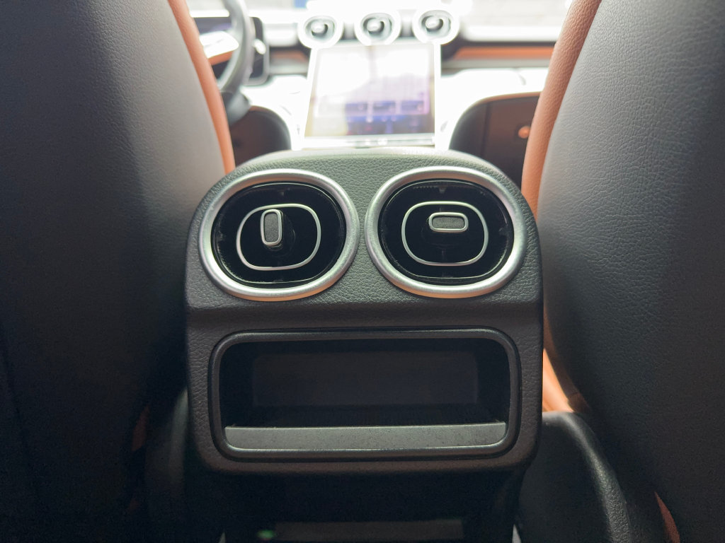 Used 2023 Mercedes-Benz C 300 Sedan w/ Pinnacle Trim Package image 33