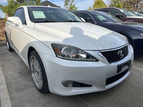 Used 2011 Lexus IS 250C image 2