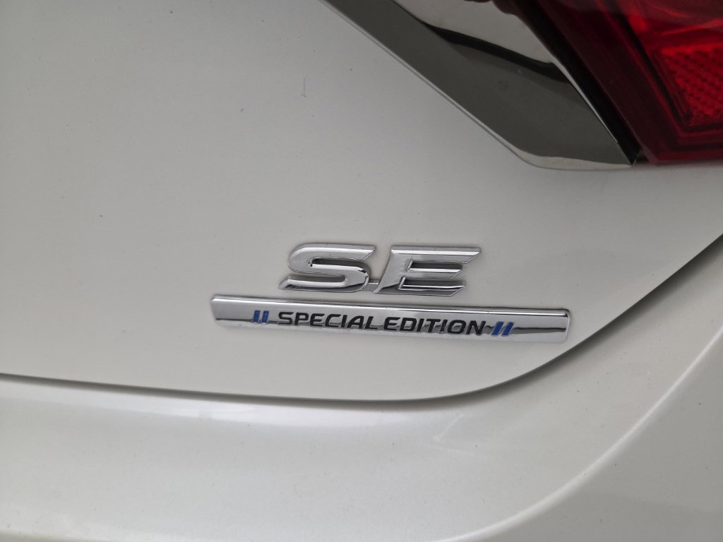 Used 2016 Toyota Camry SE FWD image 12