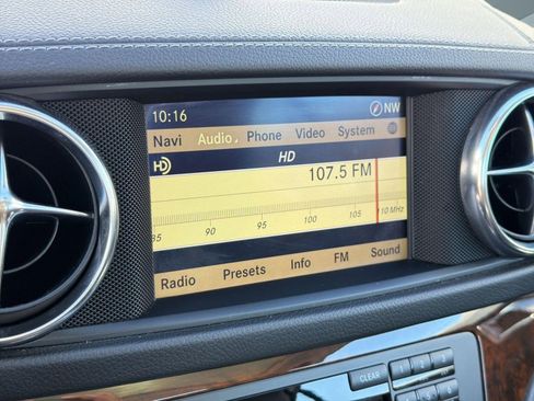 Used 2013 Mercedes-Benz SL 550 w/ Premium Pkg image 23
