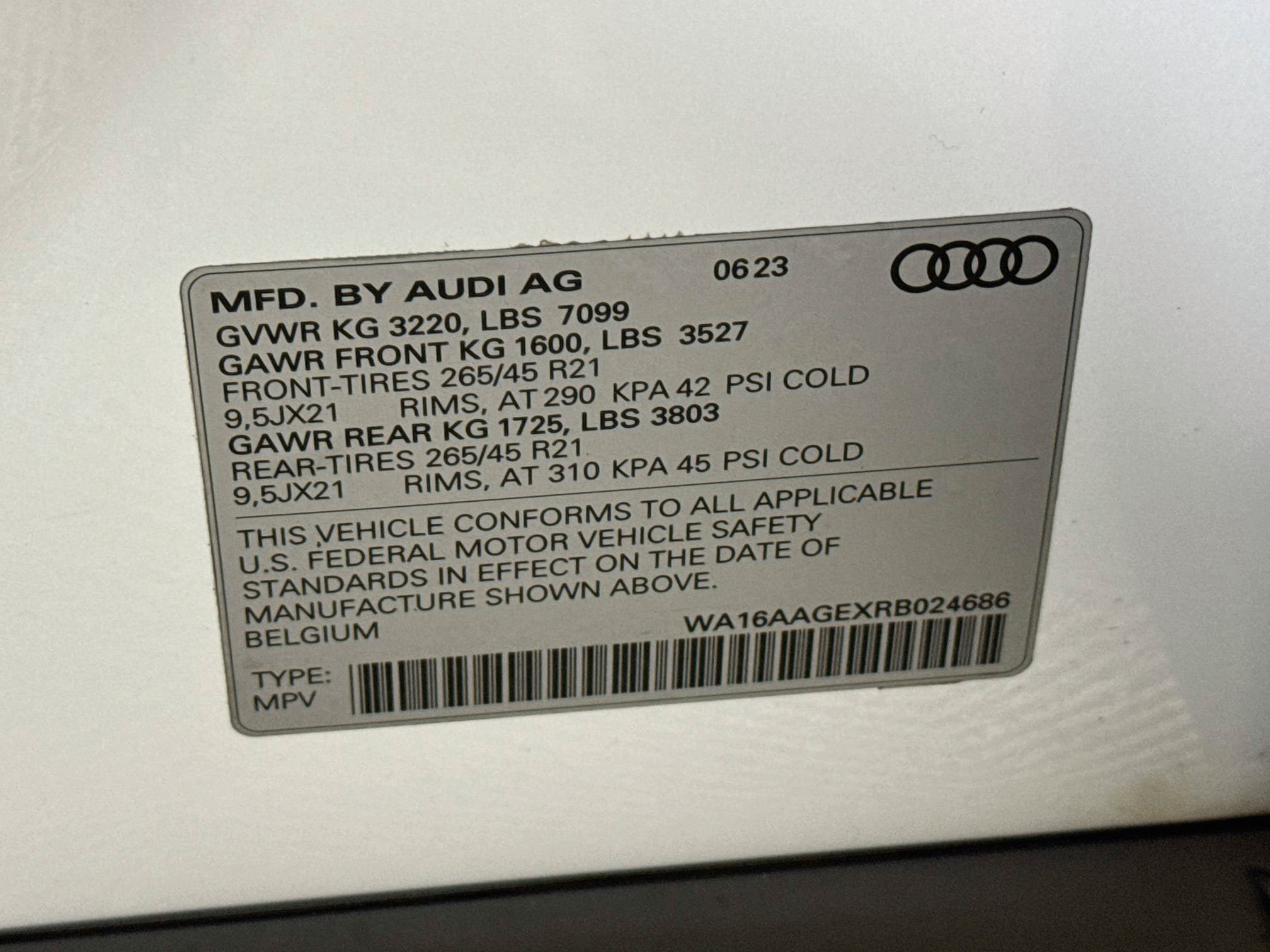 Used 2024 Audi Q8 e-tron Prestige w/ Prestige Package AWD/4WD image 27