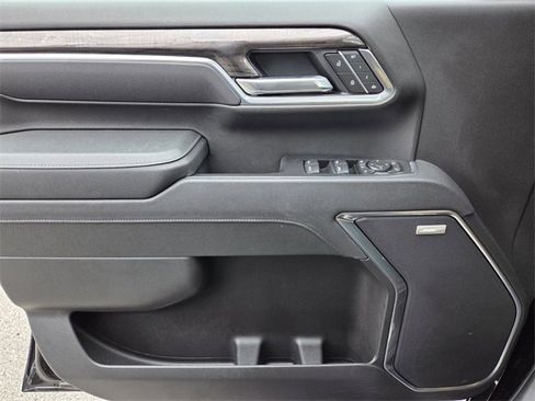 Used 2025 Chevrolet Silverado 2500 LTZ w/ Trail Boss Package image 30