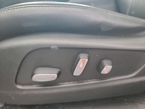 Used 2017 Cadillac XT5 Luxury image 15