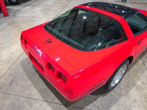Used 1994 Chevrolet Corvette Coupe RWD image 20