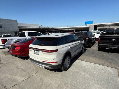 Used 2023 Lincoln Corsair FWD image 4