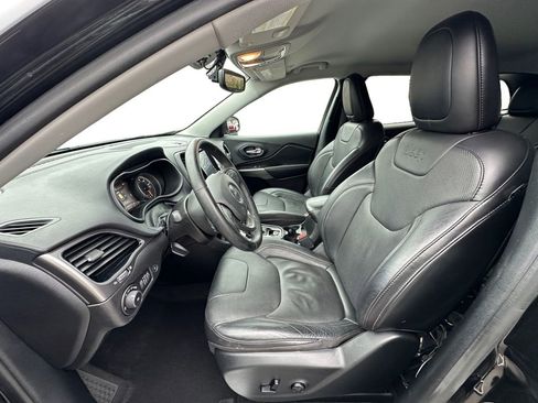 Used 2020 Jeep Cherokee Limited image 9