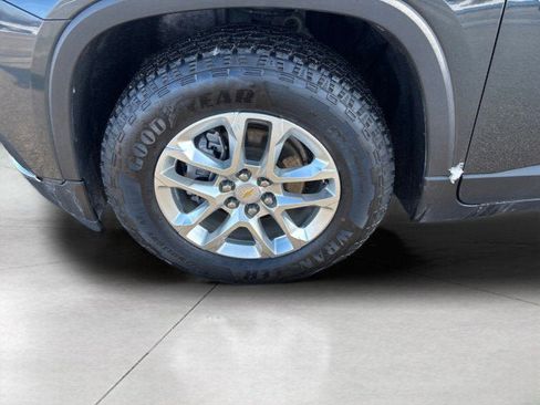 Used 2020 Chevrolet Traverse LT image 19