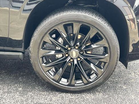 Used 2026 Cadillac Escalade ESV Platinum Sport w/ LPO, ONYX Package image 8