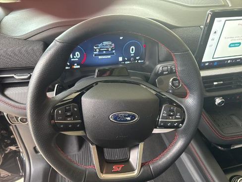 Certified 2025 Ford Explorer ST image 12