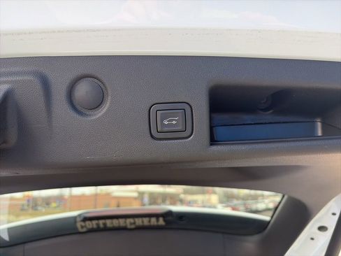 Used 2024 Chevrolet Equinox RS w/ LPO, Floor Liner Package image 10