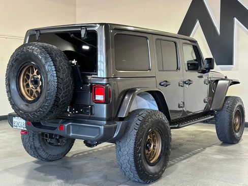 Used 2018 Jeep Wrangler Unlimited Rubicon AWD/4WD image 4