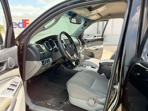 Used 2012 Toyota Tacoma PreRunner w/ TRD Off-Road Pkg RWD image 19