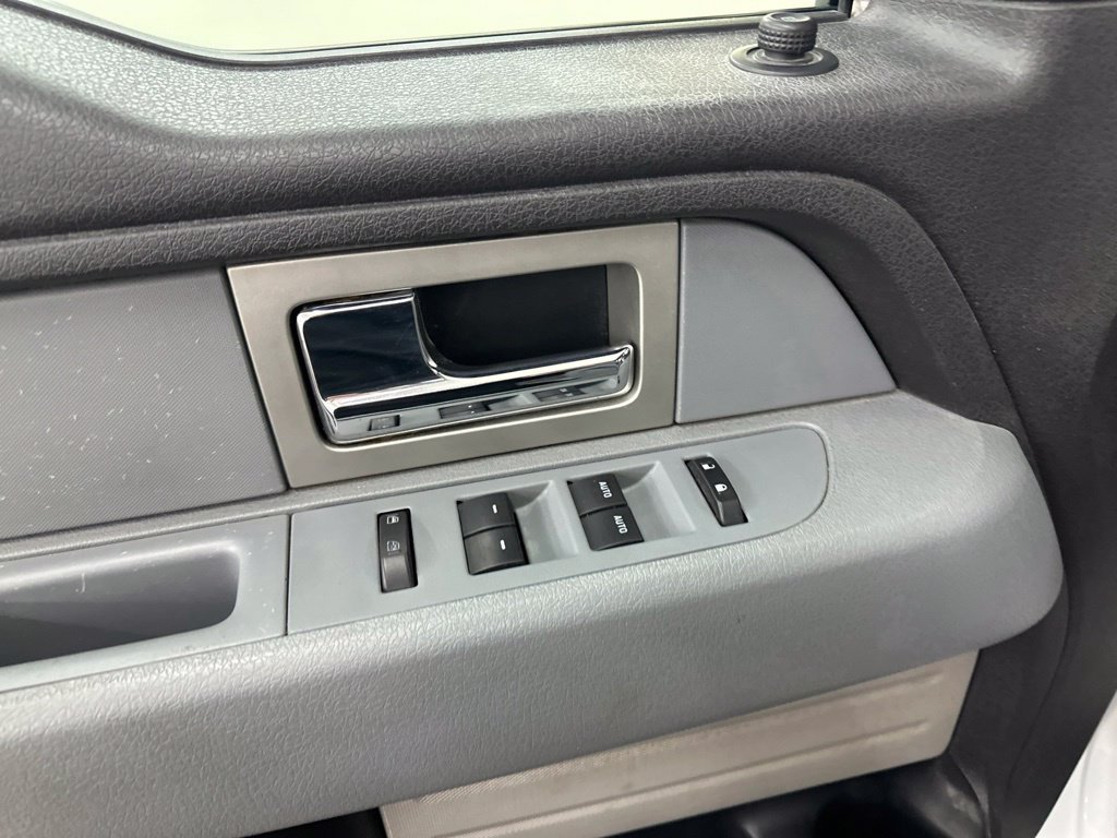 Used 2011 Ford F150 XLT w/ XLT Chrome Pkg AWD/4WD image 32
