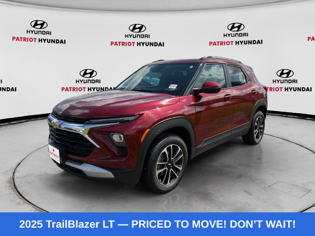 Used 2025 Chevrolet TrailBlazer LT AWD/4WD image 7