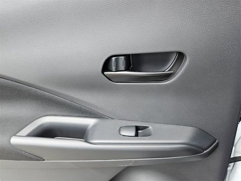 New 2025 Nissan Kicks Play S image 7