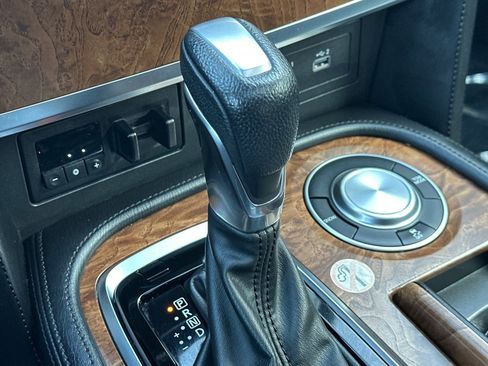 Used 2023 Nissan Armada SL w/ Captain's Chairs Package image 36