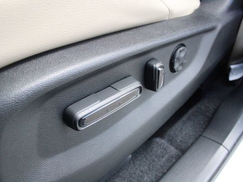 Used 2020 Honda CR-V EX-L image 3