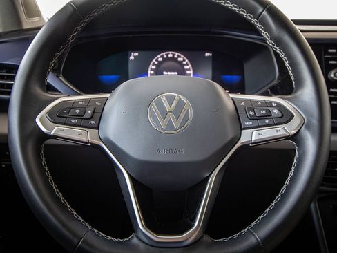 Used 2022 Volkswagen Taos SE w/ Panoramic Sunroof Package FWD image 35