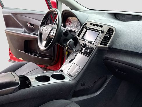 Used 2015 Toyota Venza LE AWD/4WD image 5