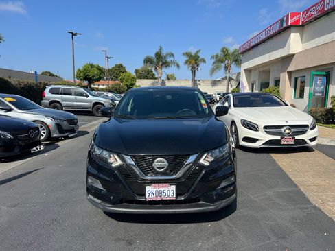 Used 2021 Nissan Rogue Sport S FWD image 2