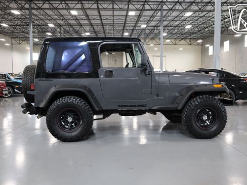 Used 1988 Jeep Wrangler 4WD image 17