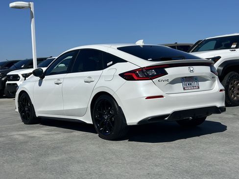 Used 2024 Honda Civic Sport image 4
