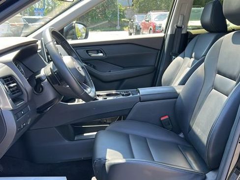 Certified 2023 Nissan Rogue SV w/ SV Premium B Package AWD/4WD image 10