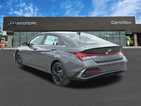 New 2026 Hyundai Elantra SEL Sport Premium FWD image 8