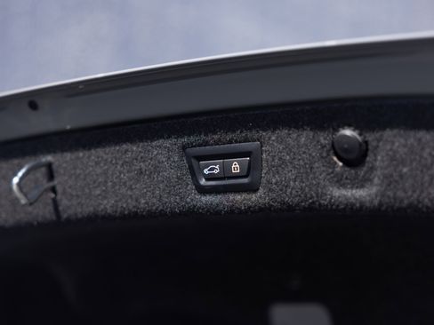 Used 2019 BMW M5 w/ Executive Package image 38