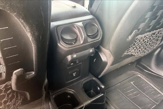 Used 2021 Jeep Gladiator Rubicon AWD/4WD image 11