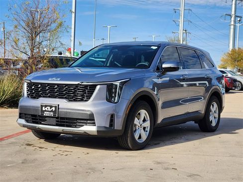 New 2025 Kia Sorento LX image 2