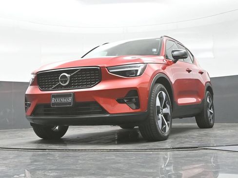 Used 2024 Volvo XC40 B5 Plus w/ Climate Package AWD/4WD image 26